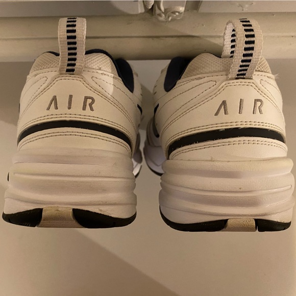 Men’s Nike Tennis Shoes Size 12W - Picture 2 of 8